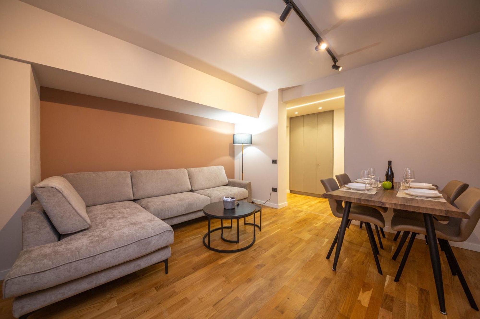 Blloku Unique Apartments 2 地拉那 外观 照片