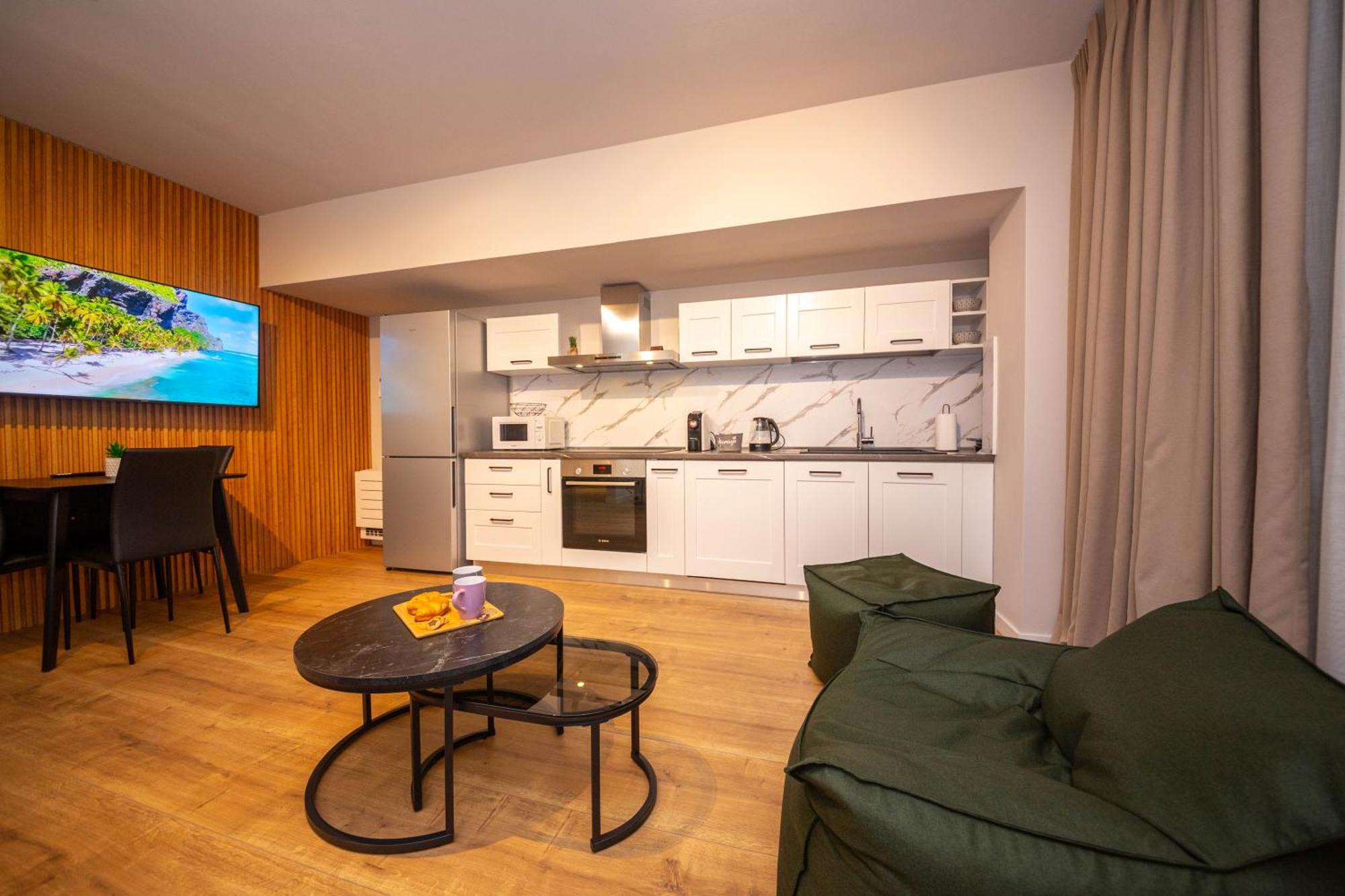 Blloku Unique Apartments 2 地拉那 外观 照片