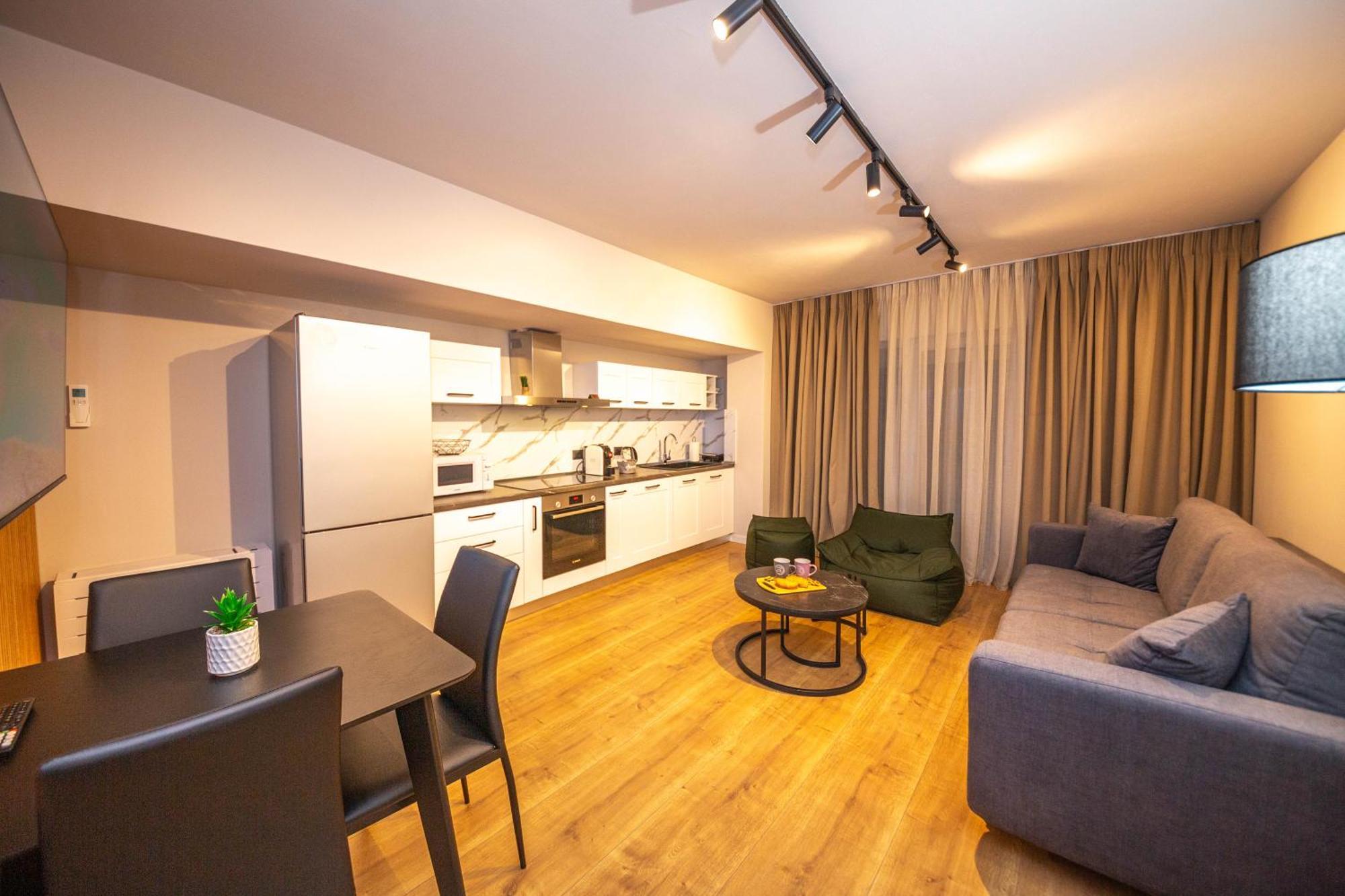 Blloku Unique Apartments 2 地拉那 外观 照片